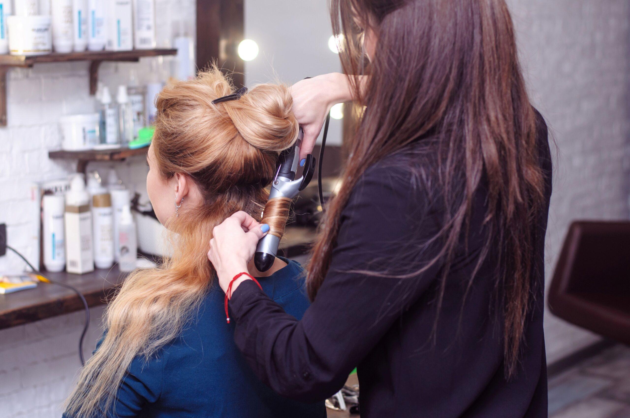 Tape In Extensions_Verlaengerung_der_Haare